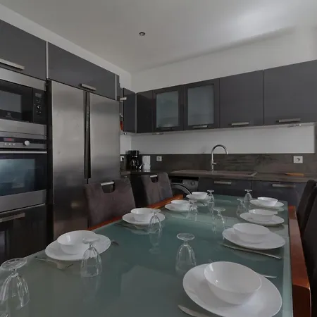 Sleep In Montpellier, Albert, Centre, Gare, 4 Ch, Tram L1, 2, 3 & 4 *